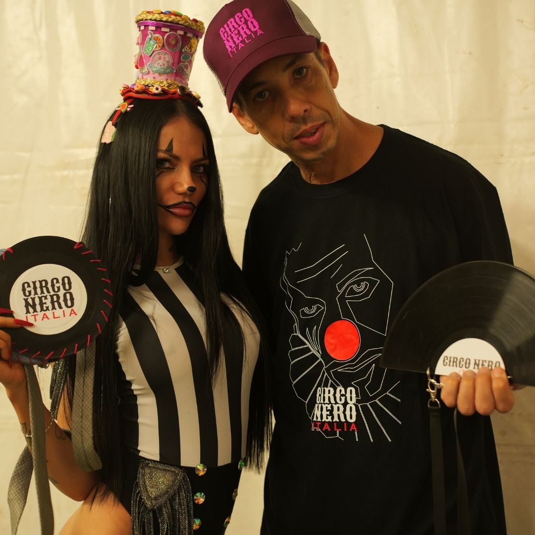Two people wearing 'Circo Nero Italia' branded clothing and accessories.